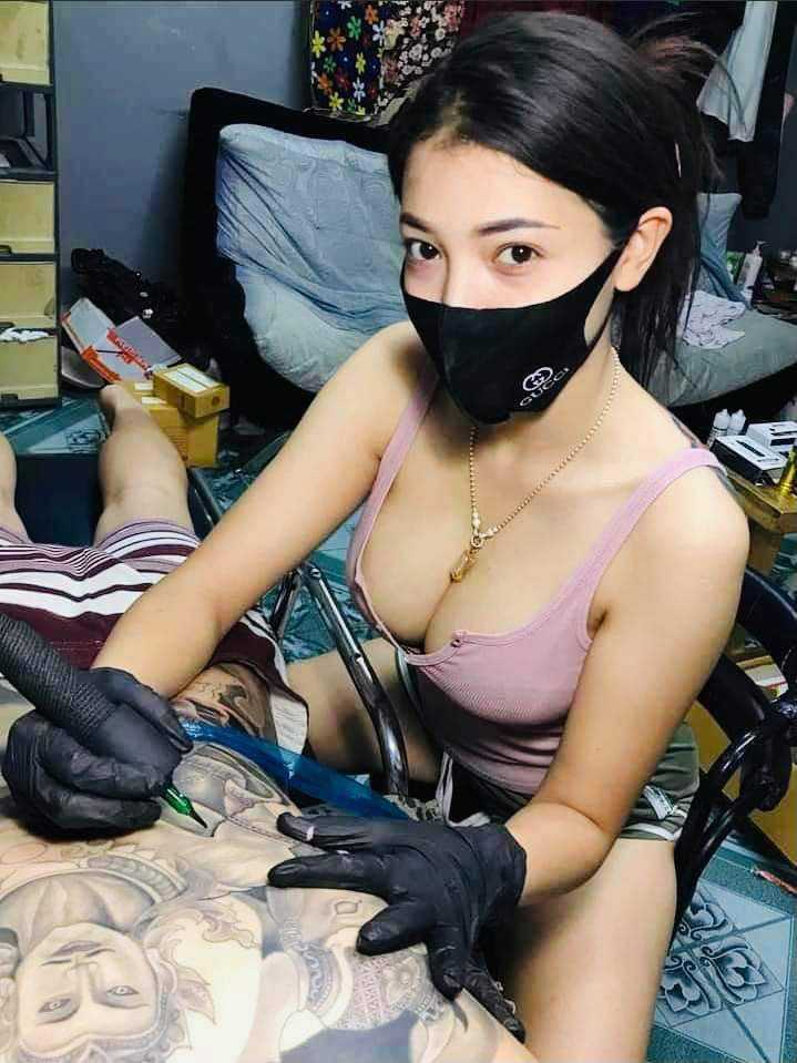 tattooist3.jpg