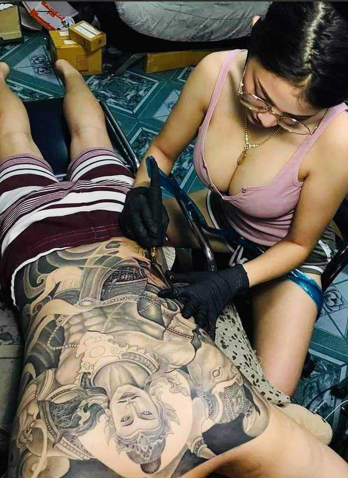 tattooist2.jpg