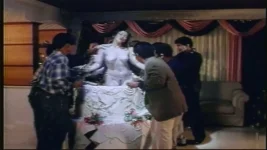 Ina_Raymundo_-_Burlesk_Queen_Ngayon__1999__Scene_2.mp4-frame003287.webp